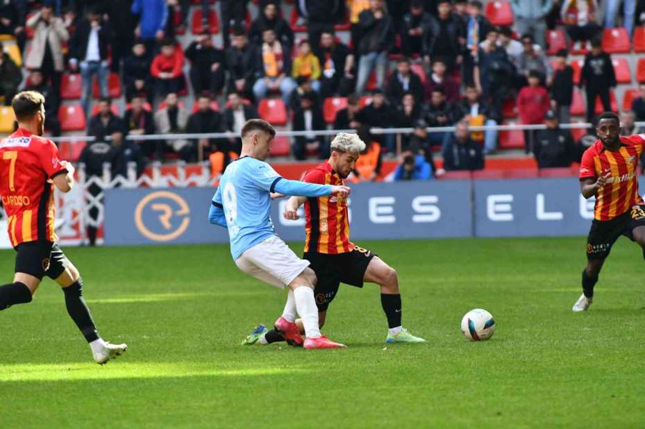 Trendyol Süper Lig: Kayserispor: 3 - Başakşehir: 1 (Maç sonucu)