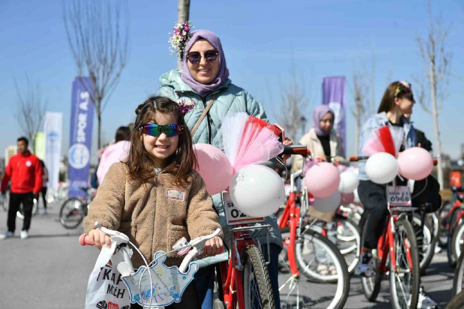 Büyükşehir’den 8 Mart Dünya Kadınlar Günü’ne özel bisiklet turu