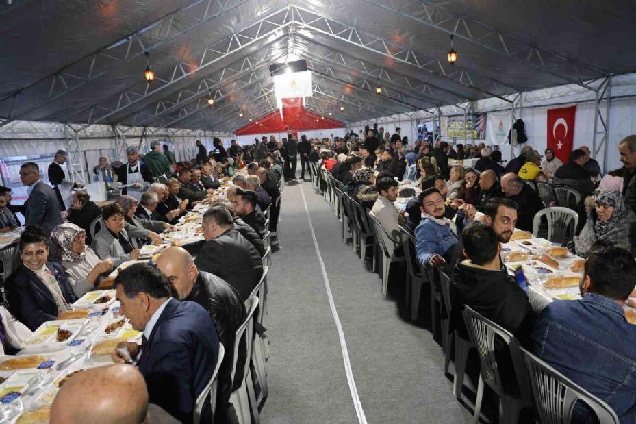 Dervişoğlu, Nevşehir Belediye Başkanı Arı’yı ziyaret etti, iftar çadırında iftar yaptı