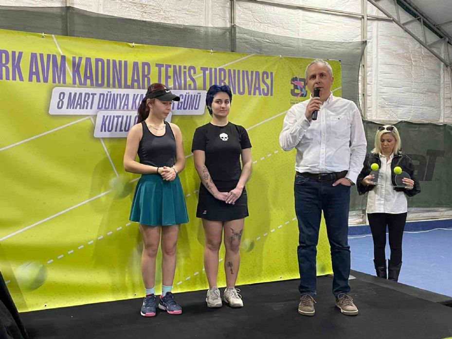 Espark AVM’den 8 Mart Dünya Kadınlar Günü’ne özel tenis turnuvası