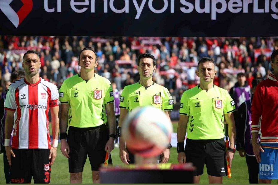 Trendyol Süper Lig: Sivasspor: 0 - Göztepe: 1  (İlk yarı)