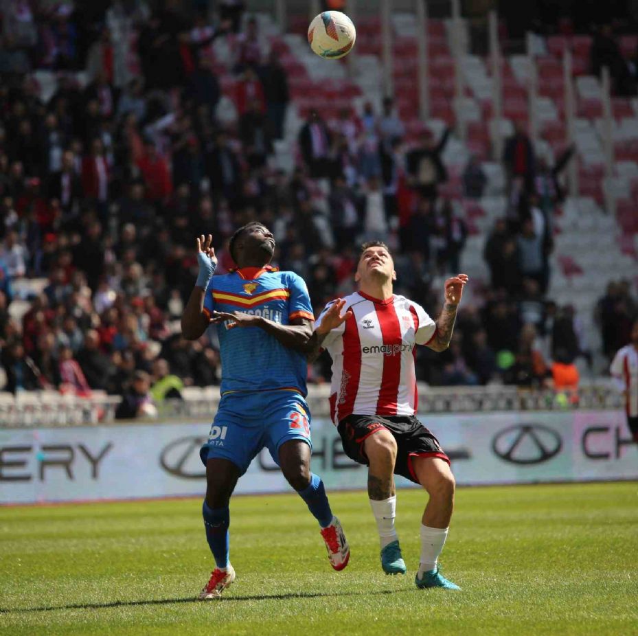 Trendyol Süper Lig: Sivasspor: 0 - Göztepe: 1  (İlk yarı)