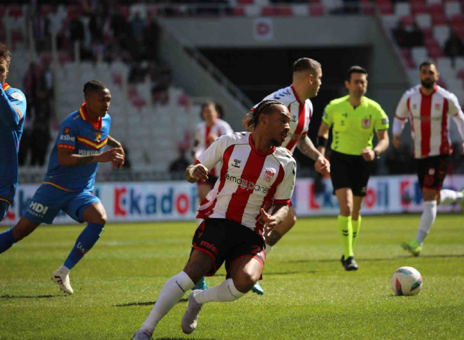 Trendyol Süper Lig: Sivasspor: 0 - Göztepe: 1  (İlk yarı)