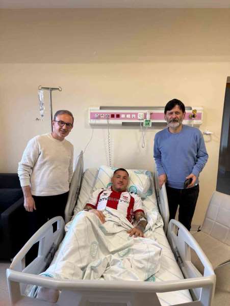 Rey Manaj gözünü açtı: "Haftaya oynayabilecek miyim?" dedi