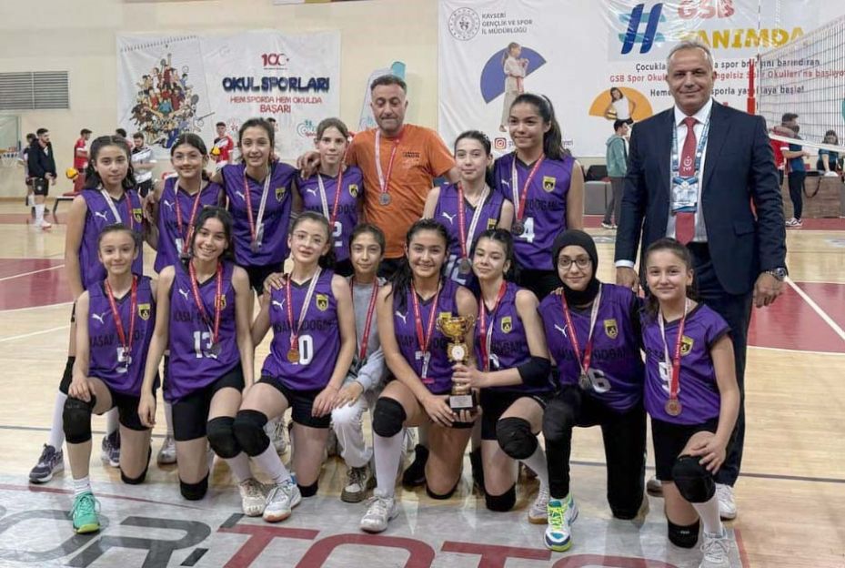 Kayseri Midi Kızlar Voleybol Ligi sona erdi