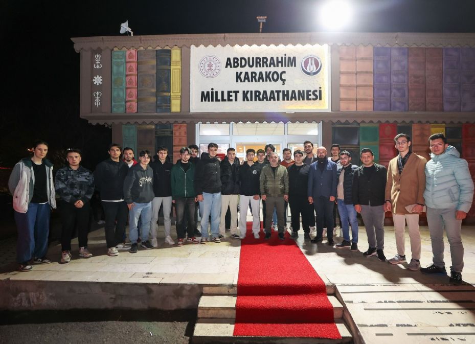 Sincan Belediye Başkanı Ercan, gençlerle sahur yaptı