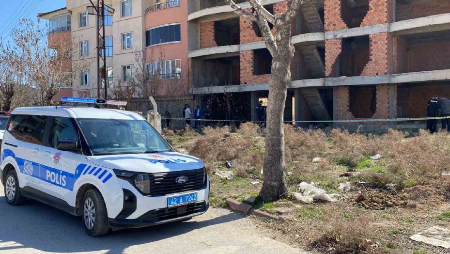 Konya’da günlerdir evine gitmeyen genç inşaatın bodrumunda ölü bulundu