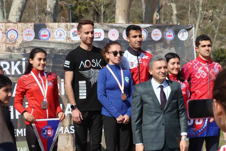 İnönü Belediyesi oryantiring sporcuları birincilikle döndü