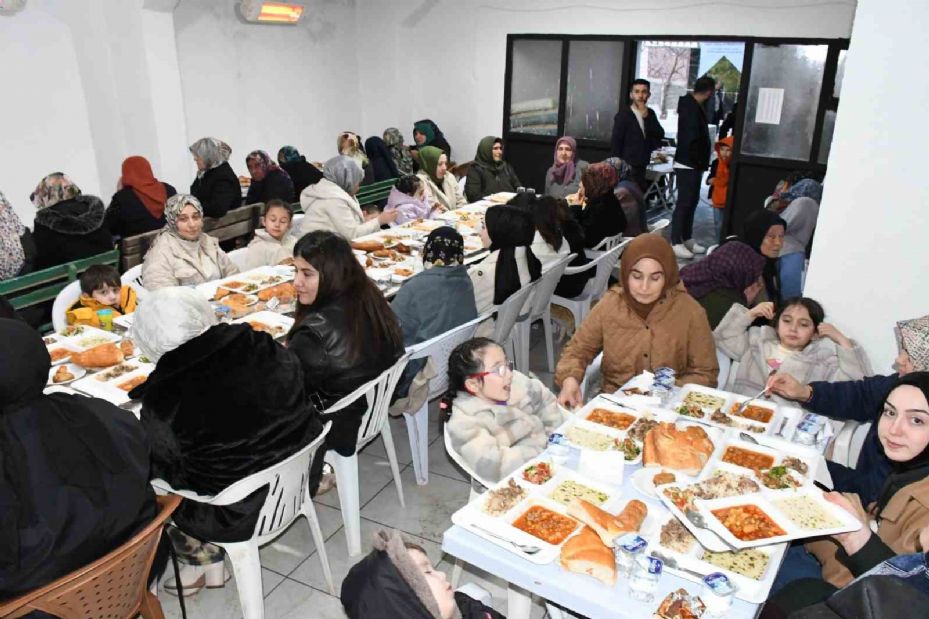 Çevre köylerden örnek aldılar, Ramazan’da tek iftar sofrası kurdular