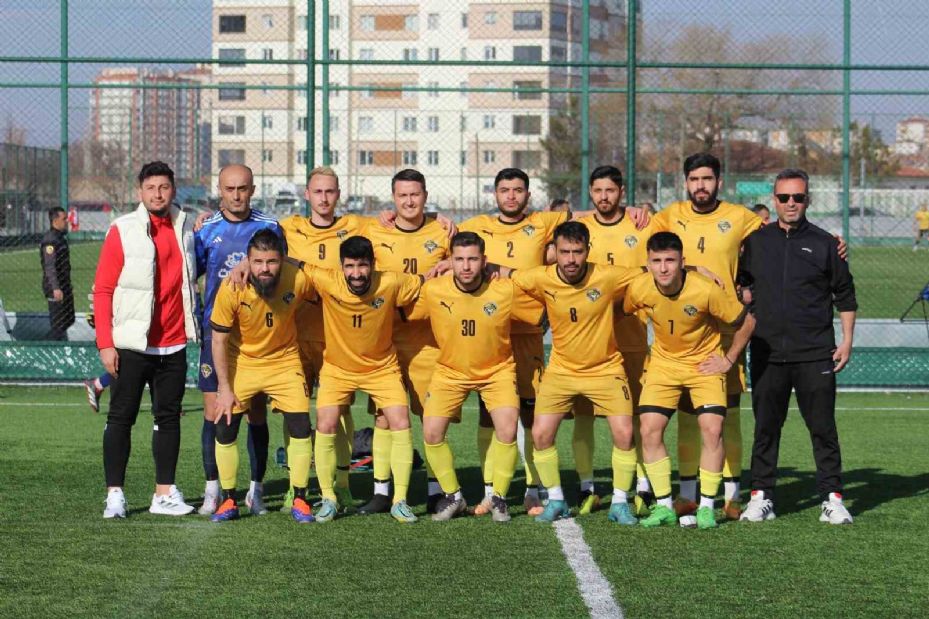 Şimşekspor şampiyonluğa yakın