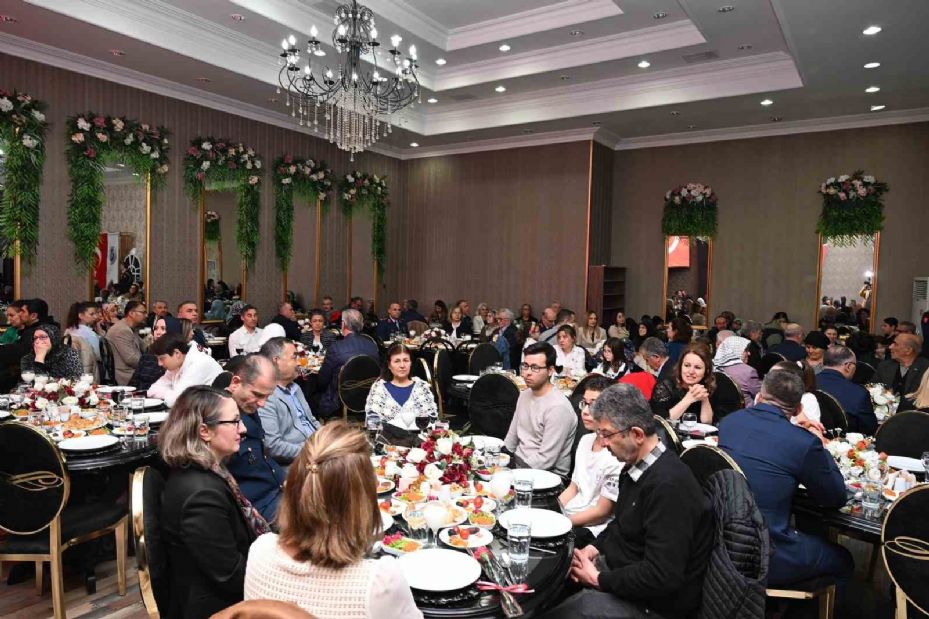 Vali Aksoy, şehit aileleri ve gaziler ile iftar yaptı