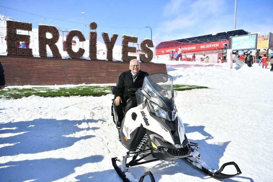 Erciyes’in zirvesinde Dünya Kar Motosikleti Şampiyonası için ger sayım başladı