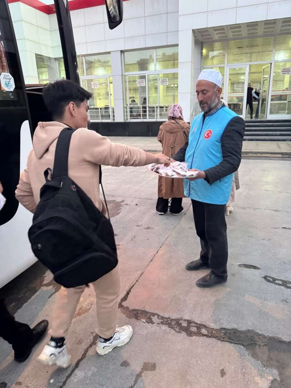 Sivas’ta yolculara Ramazan ikramı