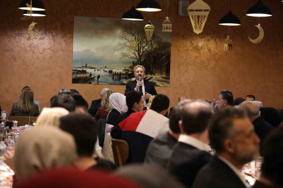 Başkan Palancıoğlu, belediye meclis üyeleri ile iftarda buluştu