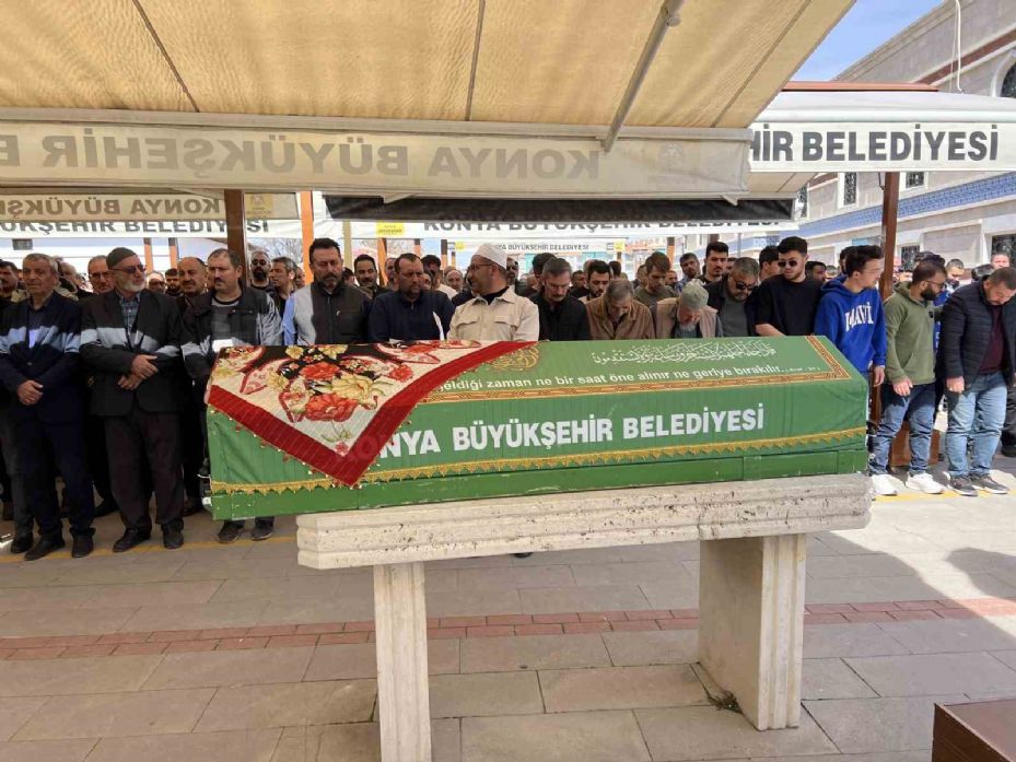 Konya’da boşanma aşamasındaki kocası tarafından öldürülen kadın son yolculuğuna uğurlandı