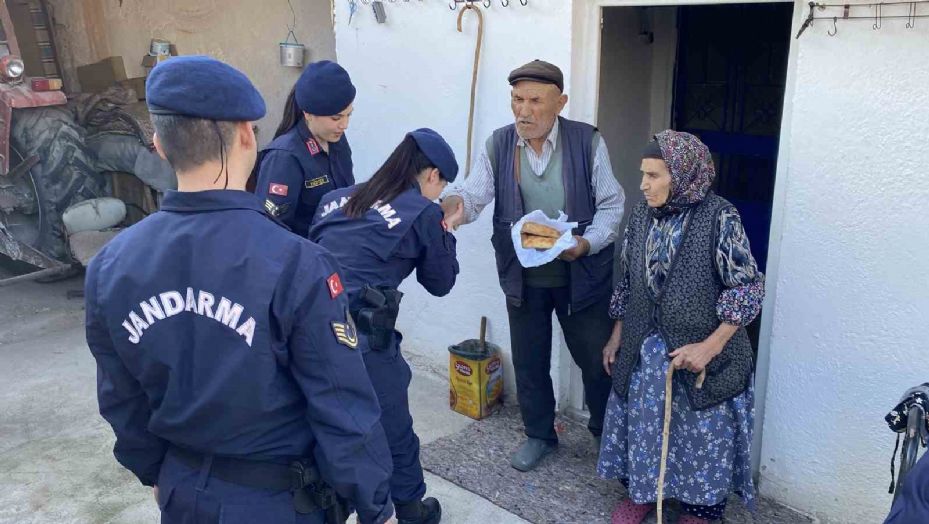 Jandarmadan gaziye sürpriz iftar