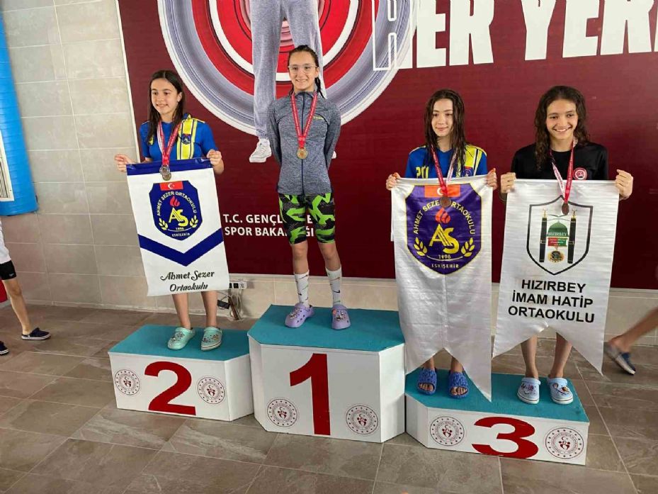 Okul Sporları Yüzme Küçükler İl Birinciliği müsabakaları sona erdi