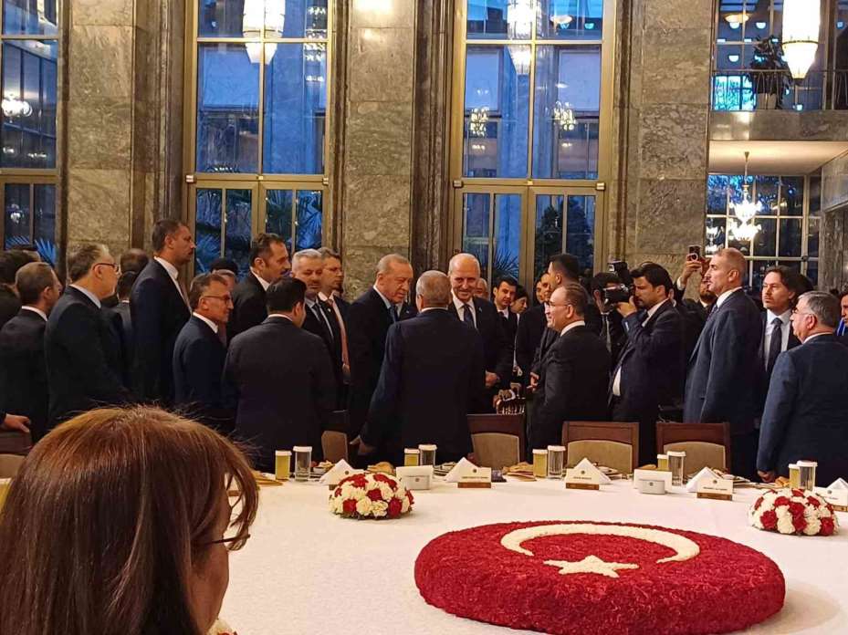 TBMM Başkanı Kurtulmuş milletvekilleriyle iftar yemeğinde buluştu