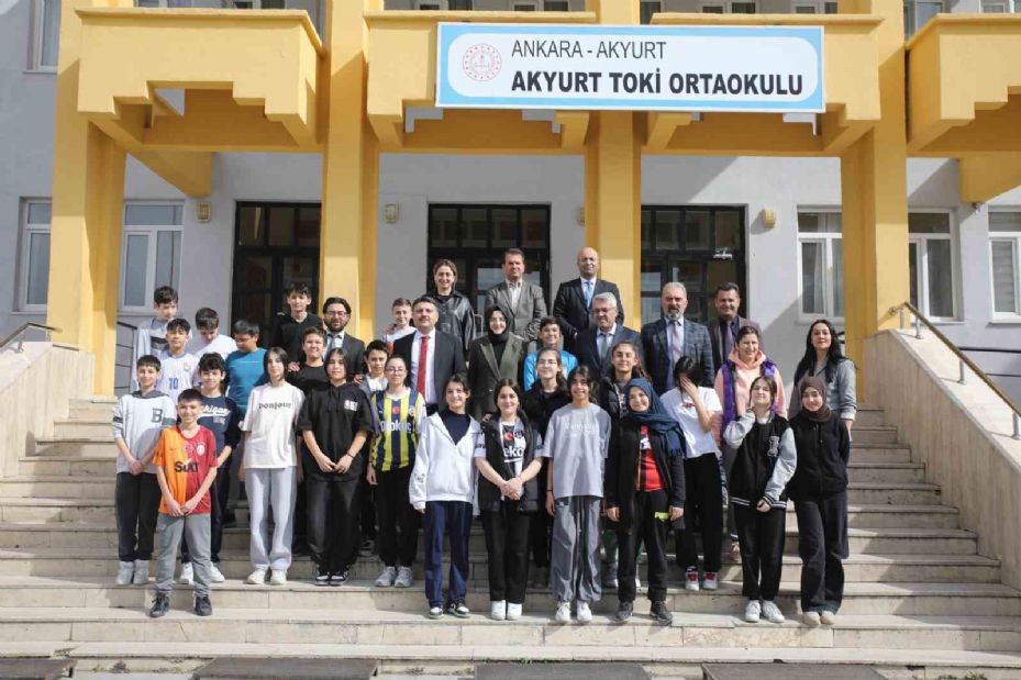 Akyurt TOKİ Ortaokulu’nda bilgisayar laboratuvarı kuruldu