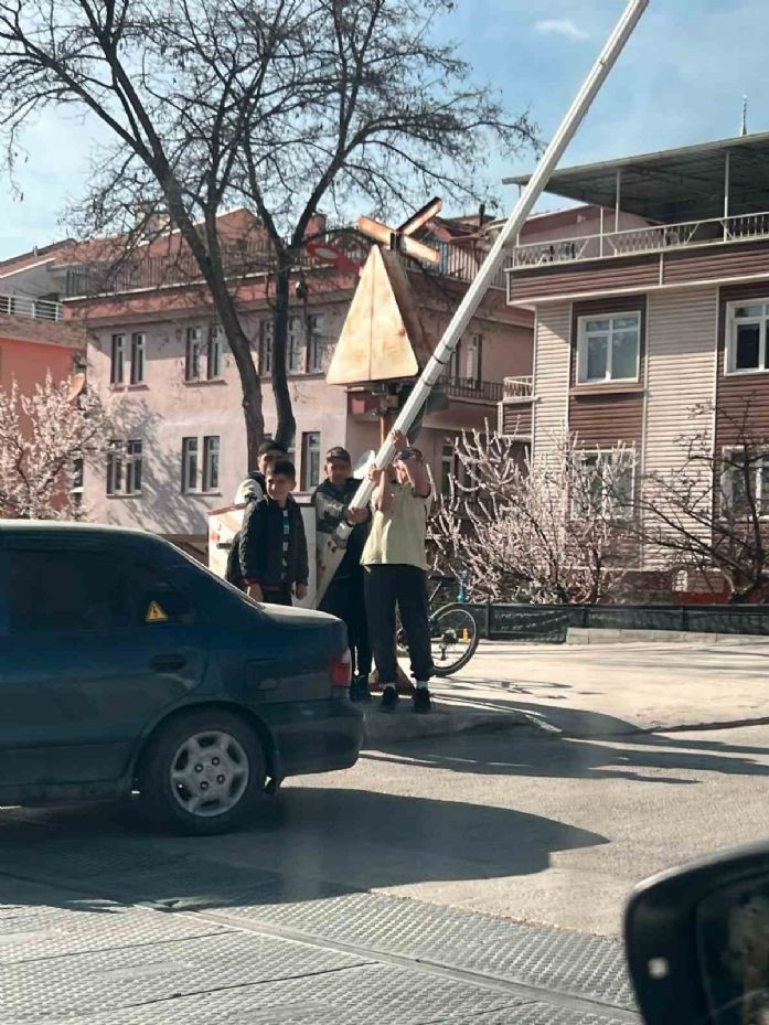 Polatlı’da hemzemin geçitte yaşanan bariyer arızası vatandaşları tedirgin ediyor