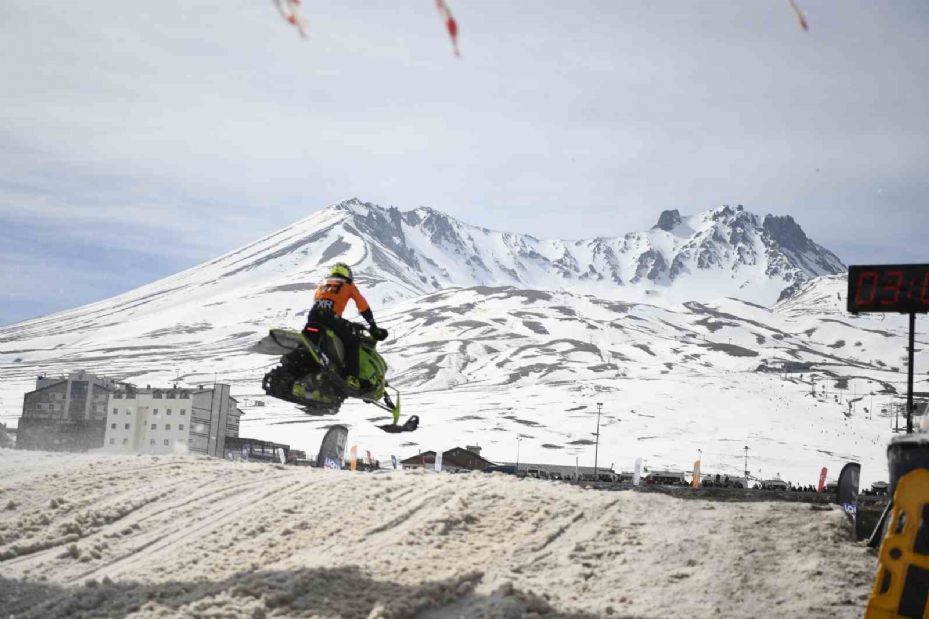 Erciyes’te Dünya Kar Motosikleti Şampiyonası heyecanı başladı