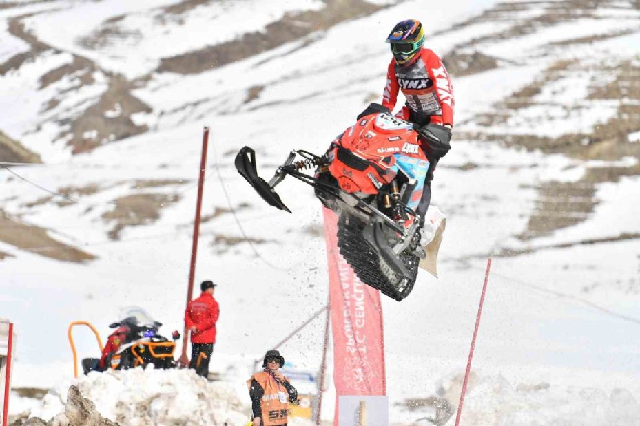 Erciyes’te Dünya Kar Motosikleti Şampiyonası heyecanı başladı