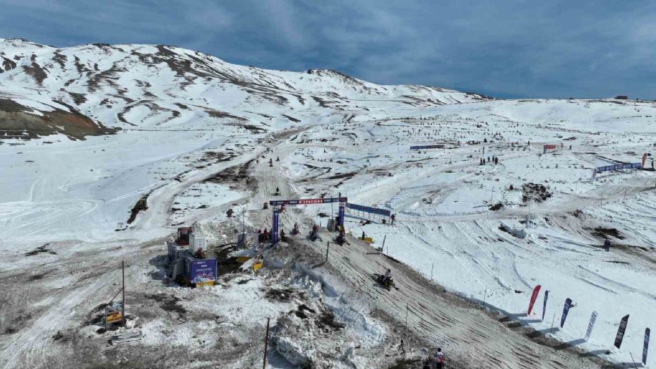 Erciyes’te Dünya Kar Motosikleti Şampiyonası heyecanı başladı