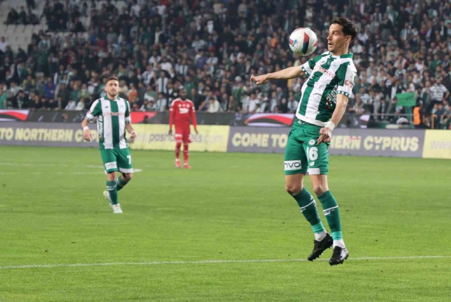 Trendyol Süper Lig: Konyaspor: 0 - Beşiktaş: 0 (Maç devam ediyor)