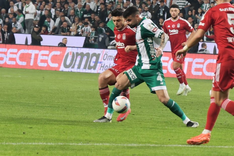 Trendyol Süper Lig: Konyaspor: 1 - Beşiktaş: 0 (İlk yarı)