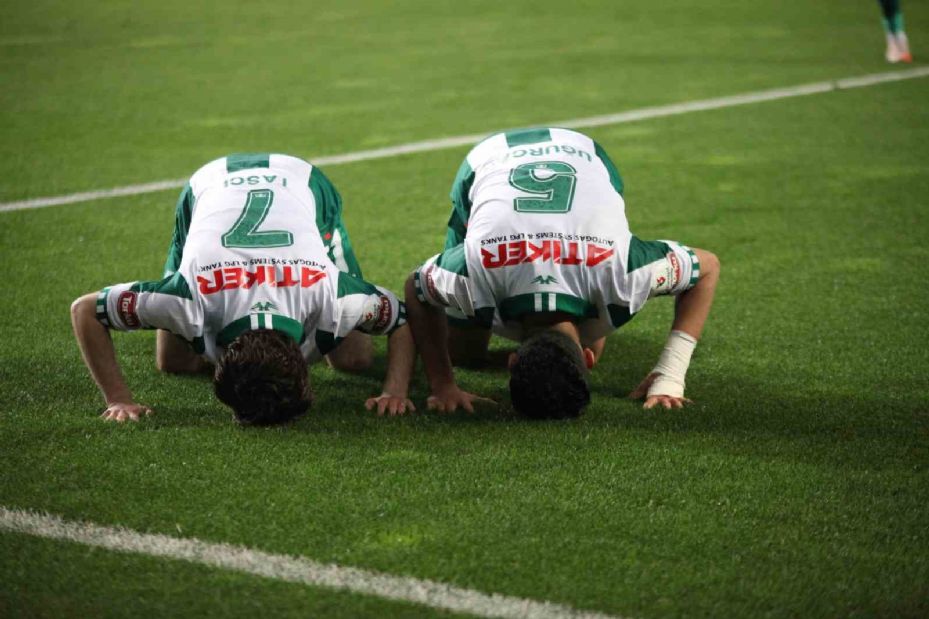 Trendyol Süper Lig: Konyaspor: 1 - Beşiktaş: 0 (İlk yarı)