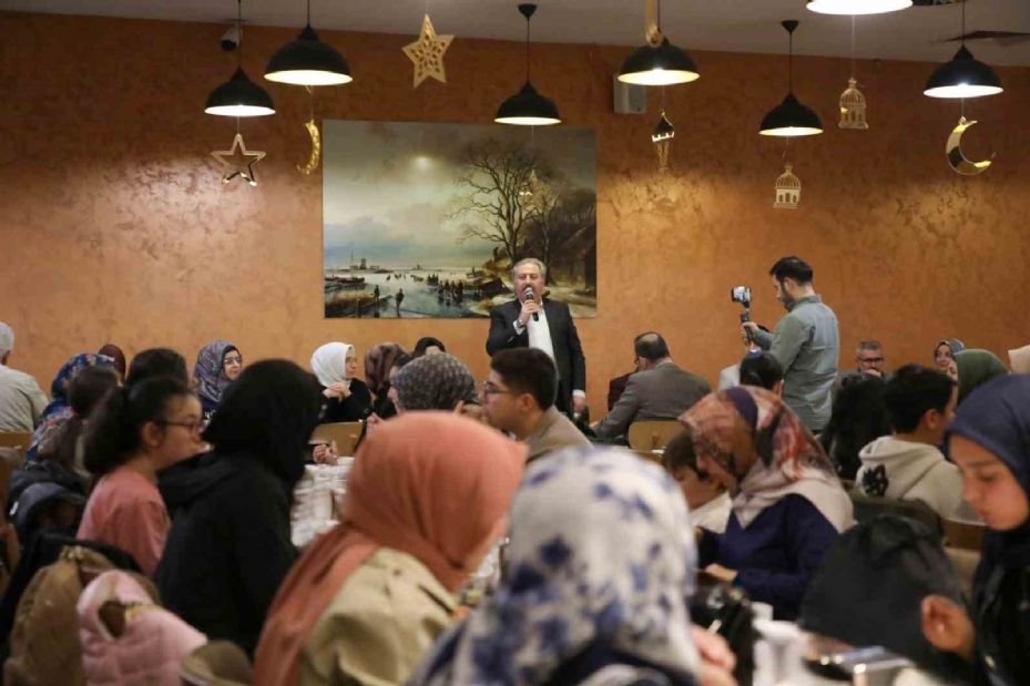 Yetim ve öksüz çocuklar Başkan Palancıoğlu ile iftar yaptı