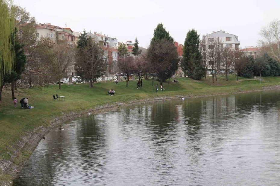 Eskişehirliler güzel havanın tadını çıkardı