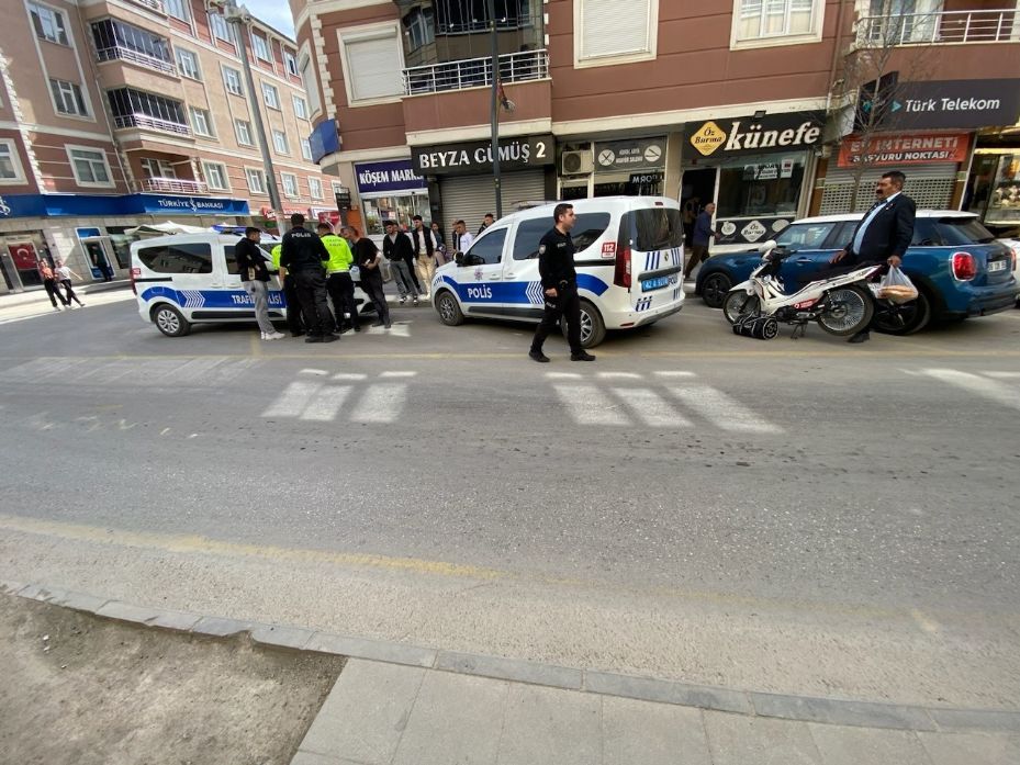 Kulu’da polis kurallara uymayan motosikletçilere göz açtırmıyor