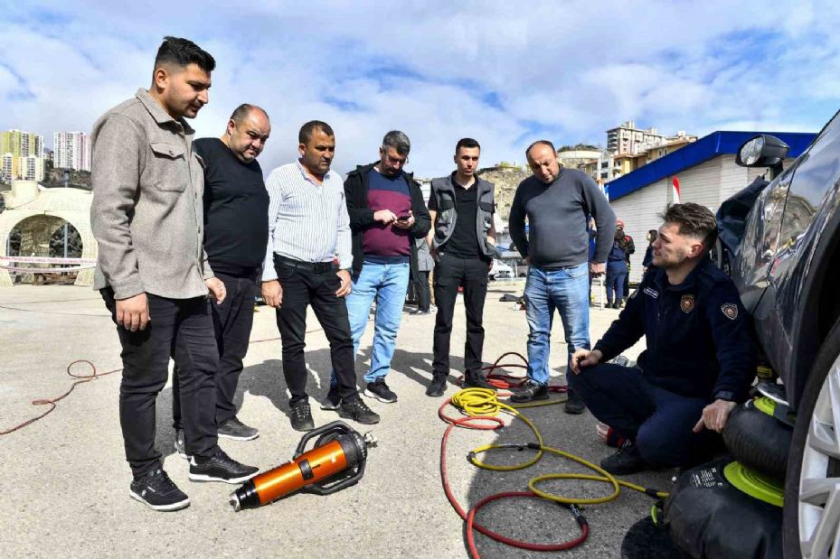 Ankara İtfaiyesinden itfaiyecilere kapsamlı eğitim