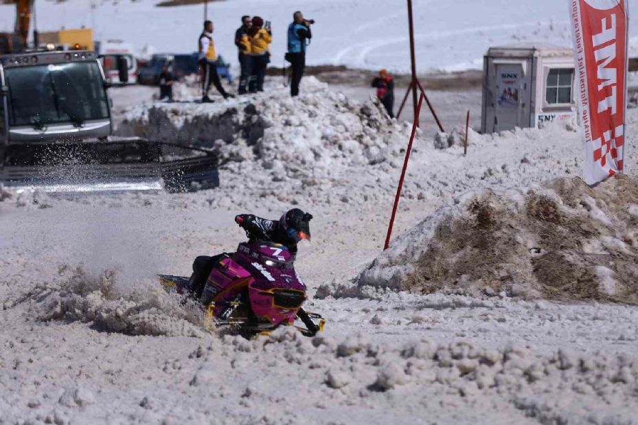 Erciyes’ten yükselen kar motorlarının sesi, tüm dünyada duyuldu