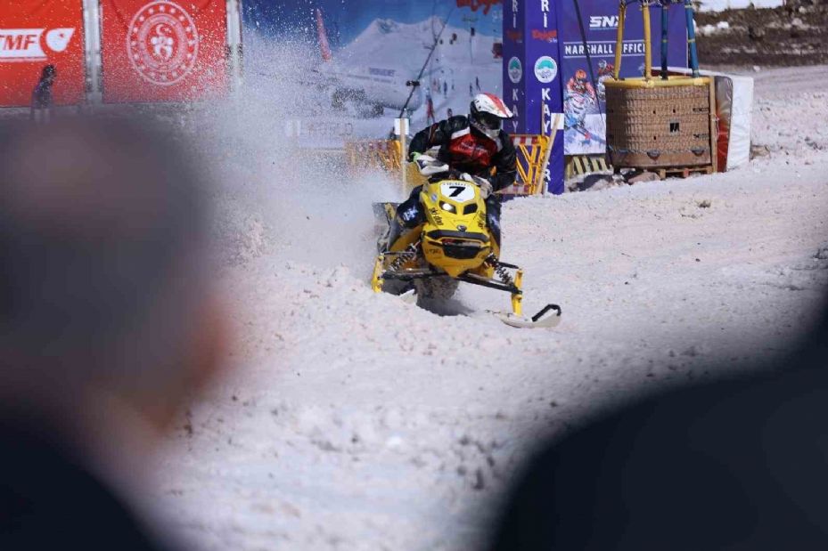 Erciyes’ten yükselen kar motorlarının sesi, tüm dünyada duyuldu