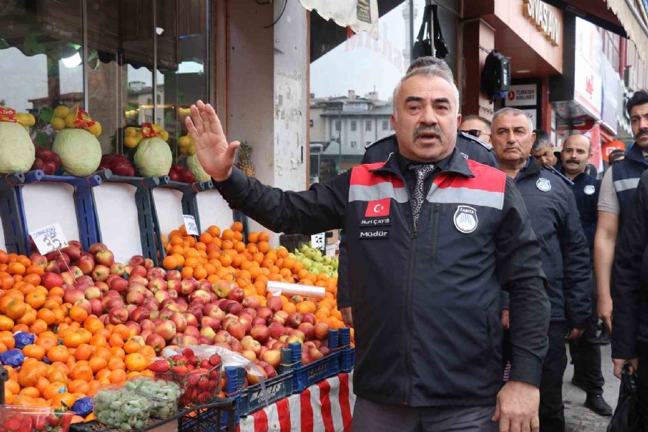 Sivas’ta kaldırım işgal eden esnafa 1 milyon TL ceza