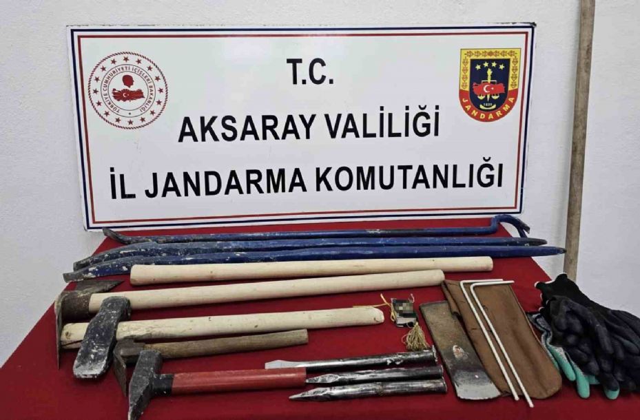 Aksaray’da kaçak kazı yapan 5 şahıs suçüstü yakalandı