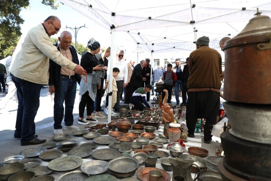 Melikgazi’nin Antika Pazarı’na yoğun ilgi