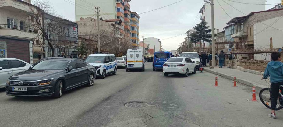 Aile içi kavga ihbarına giden polisler saldırıya uğradı