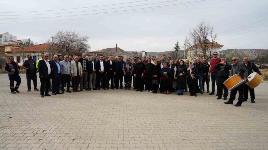 O ilçeye hızlı tren müjdesi: Vatandaşlar davul zurnayla kutladı