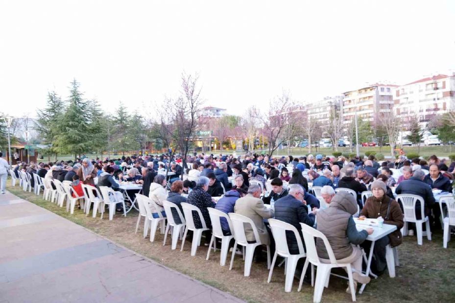 Şehit yakınları, gaziler ve aileleri Dede Korkut İftar Sofrası’nda buluştu