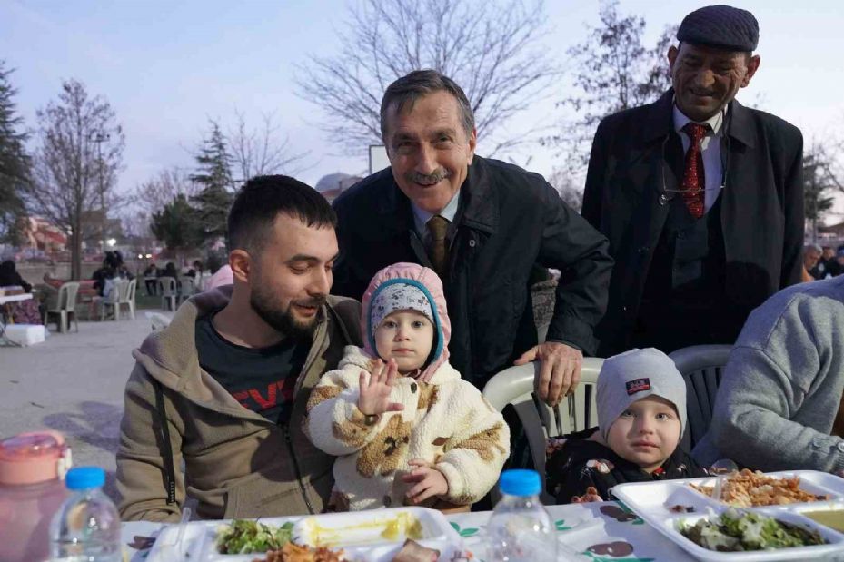 Başkan Ataç Sakintepe’deki iftarda mahallelilerle buluştu