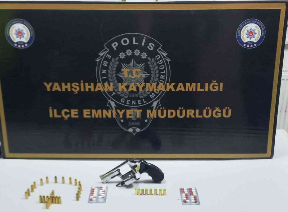Kırıkkale’de silah ve uyuşturucu ele geçirildi: 1 gözaltı