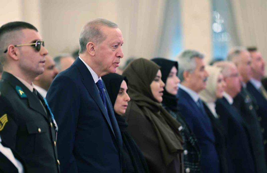 Cumhurbaşkanı Erdoğan: "Hiçbir silah vatan sevgisine, millet sevgisine galip gelemez"