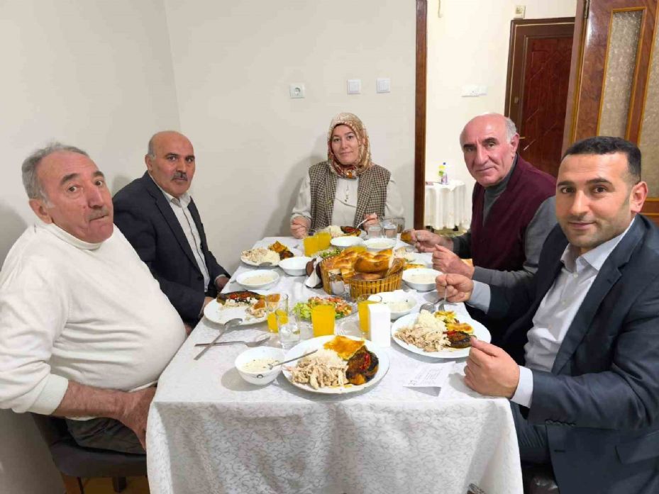 Aile ve Sosyal Hizmetler Bakanlığı, 81 ilde 4 kuşak bir arada yaşayan 81 aile ile iftarda buluştu