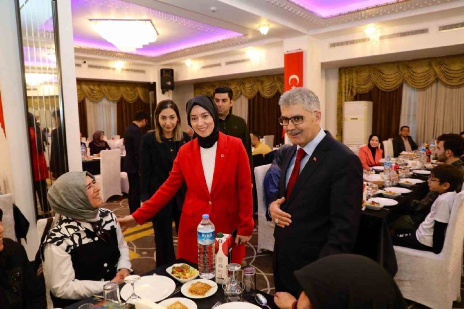 Vali Çelik, şehit aileleri ile bir araya geldi