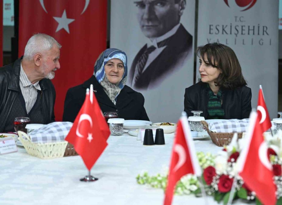 Eskişehir Valiliği 18 Mart Şehitleri Anma Günü ve Çanakkale Deniz Zaferi’nin yüz onuncu yıldönümü adına iftar düzenledi