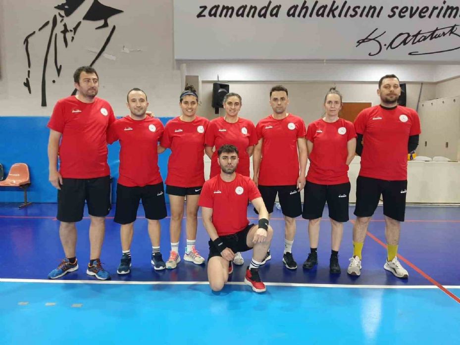 Eskişehir’de Çanakkale Zaferi’nin 110’uncu yılında voleybol müsabakası düzenlendi