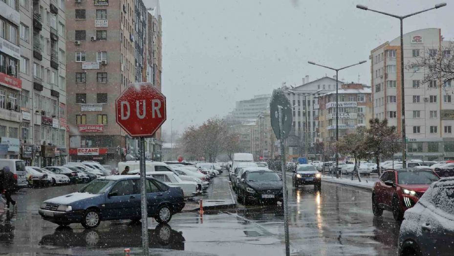 Mart karı Kayseri’yi beyaza bürüdü